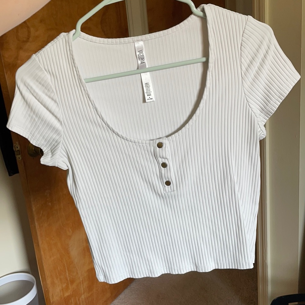 Victoria’s Sport cropped stretchy tee